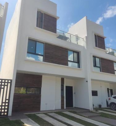 Playa del Carmen Casa | Moderna Villa 3 pisos condominio Playa del Carmen