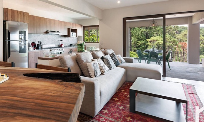 Valle de Bravo Apartamento | Moderna Villa con Hermosa Vista al Lago