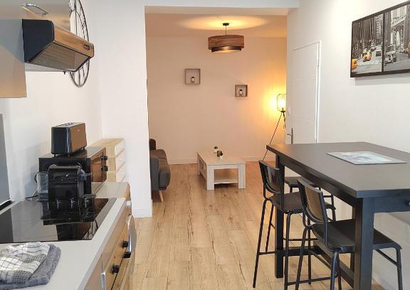 Saint-Jean-de-Vedas Apartamento | Moderne et chaleureux duplex en centre-ville