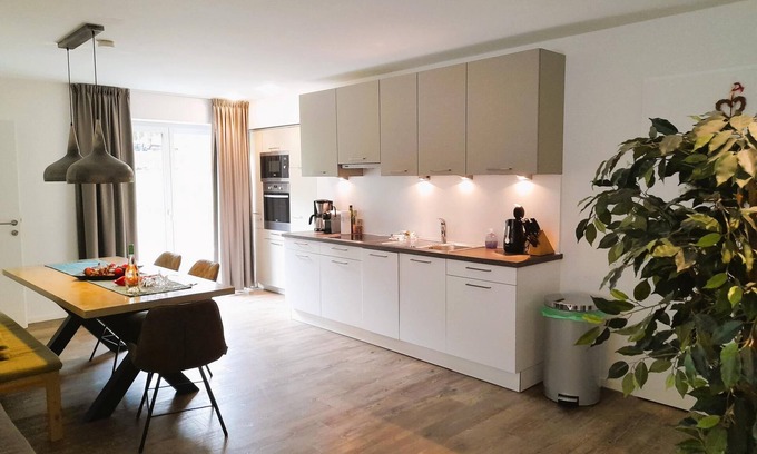 Tschagguns Apartamento | Moderne Ferienwohnung für 6 Personen mit 2 Terassen uns Hammer Aussicht