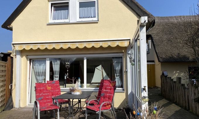 Born auf dem Darss Casa | Moderne Ferienwohnung "abendfrieden" mit Terrasse und W-lan für Max. 4 Personen