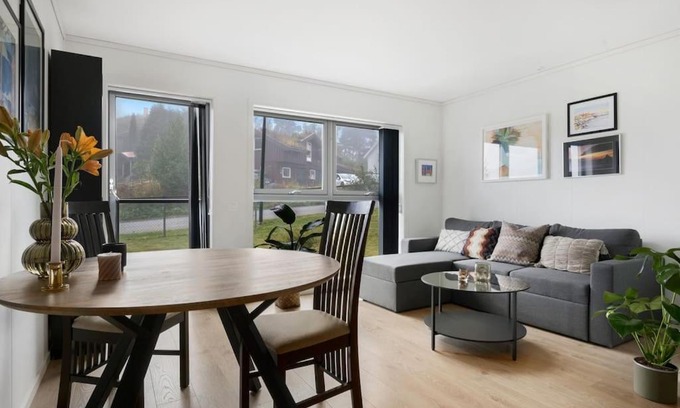 Eidsvoll Apartamento | Moderne leilighet - nært flyplass - lader for elbil