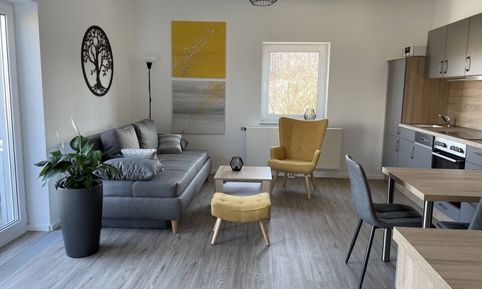Bernsdorf Apartamento | Moderne Wohnung mit Balkon Inmitten der Lausitz