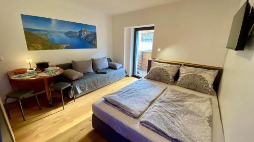 Altmuenster Apartamento | Modernes Apartment am Traunsee - See, Berge, Fitness & Parkplatz