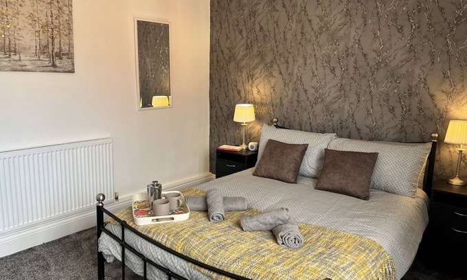 Wigan Casa | Casa-Confortable-Baño Privado-Vista a la Calle-Warrington Lane