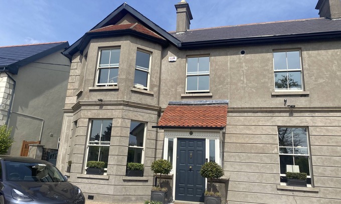Greystones Casa | Modernised Coastal Victorian - close to Village, Beach, Mountains & Dublin City
