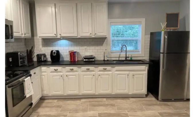 Plaza Midwood Casa | Modernized 1940s Bunglaow in historic Plaza-Midwood