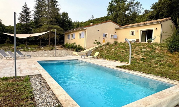Sampzon Casa | Bonita casa de bungalow en Sampzon