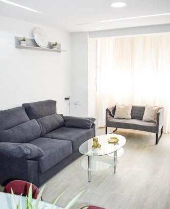 Figares Apartamento | Moderno Alojamiento Familiar Centro Granada
