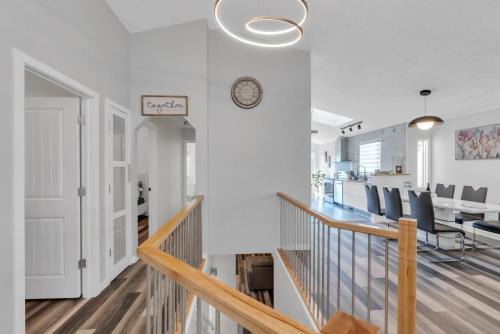 Valley Ridge Casa | ModernOasis with AC&MovieRoom close to Downtown15' Banff 60'