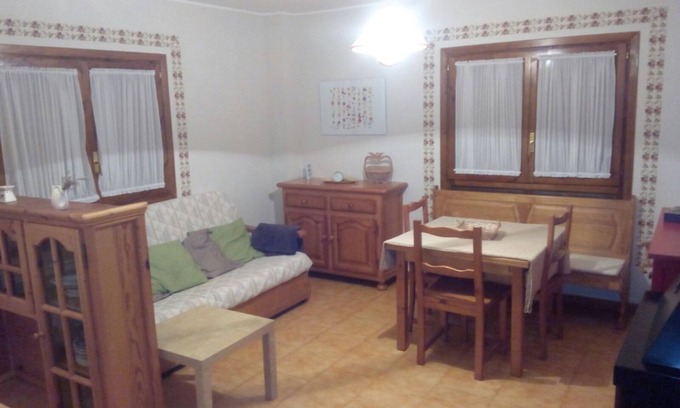 Villanua Apartamento | Apartamento modesto en las montañas del pirineo aragonés en alquiler altruista.
