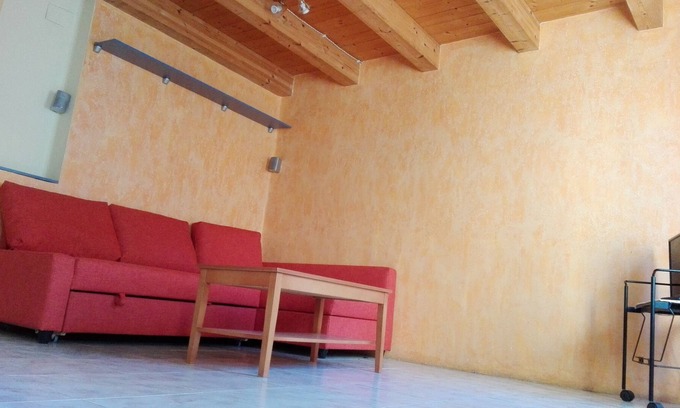 Igualada Condominio | Piso modesto con terraza