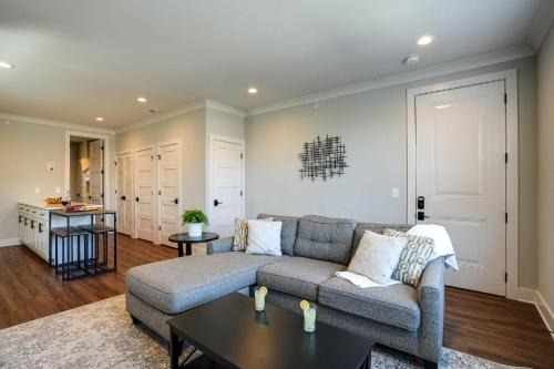 Melrose Casa | Modest Melrose - 5 Mins to Broadway - Rooftop Deck