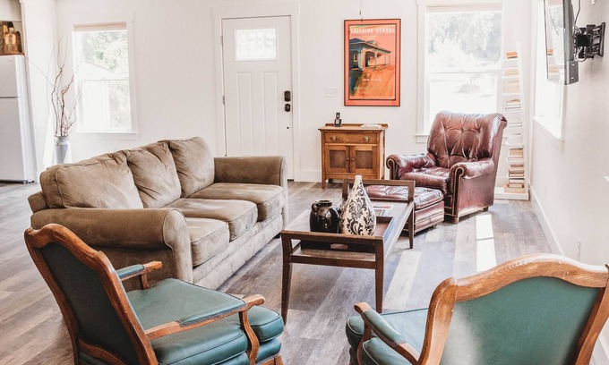 Adelaida Casa | 'Moe's Cabin' in the heart of Adelaida wine country