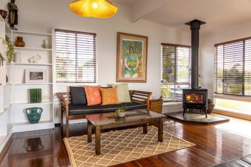 Moffat Beach Casa | Moffat Beach Retreat, Pet-friendly & Ocean Views