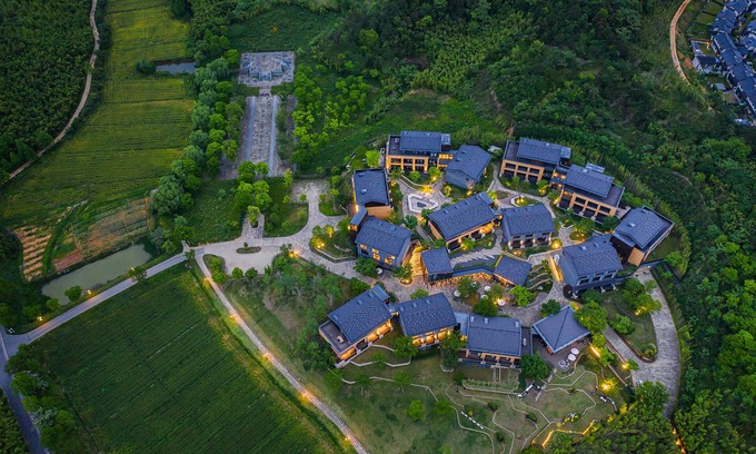 Deqing County Hotel | Mogan Valley Resort