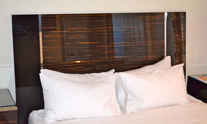 Moses Kotane Cama Y Desayuno | Mogwase Bed and Breakfast