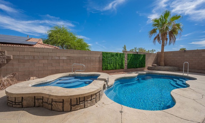 Fort Mohave Casa | Mohave Desert Pool Home
