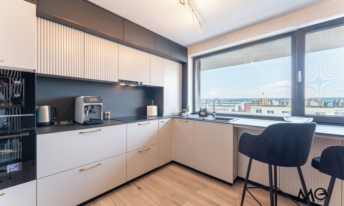 Tractorul Apartamento | MoHost Valcom - Luxury Skyline Penthouse