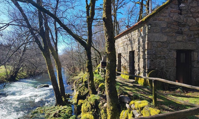 Melgaco Cabaña | Moinho da Fábrica de Chocolate | Río | Parque Nacional Peneda Gerês