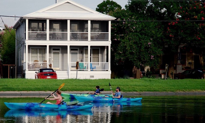 Fairgrounds Casa | Mojo en Bayou St. John