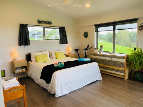 Kapiti Island Cama Y Desayuno | Moko Hiwi Escape Ruakākā - Kiwi King Studio Escape