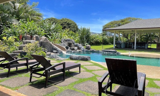 Mokuleia Casa | Mokuleia Seaside - AC, Short walk to beach