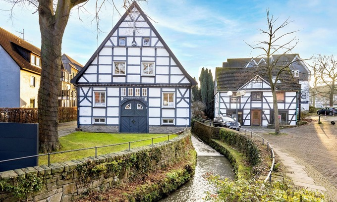 Bachviertel Apartamento | MOLA Apartments-Historic apartment in the Bachviertel-Altstadt-Parking lot- WLAN