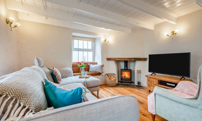 Egloshayle Casa | Molesworth Cottage - Three Bedroom House, Sleeps 5