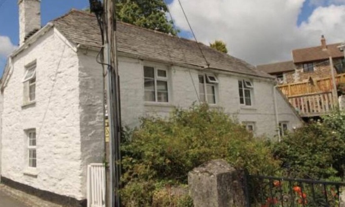 Wadebridge Cabaña | Molesworth: Your Cornish Hideaway. Central location with free private parking