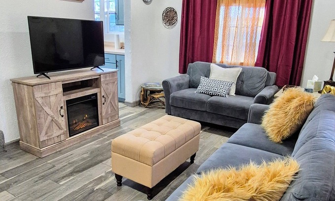 Westwood Casa | Molly's Mountain Retreat 3 bedroom 1 bath modern home minutes to Lake Almanor