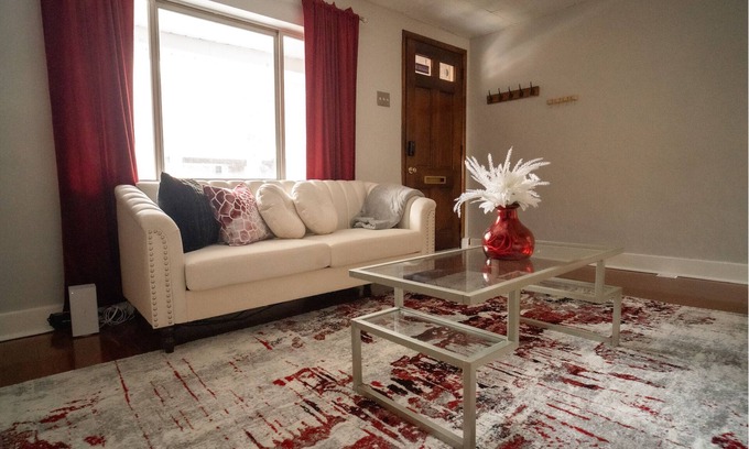 Bloomfield Casa | Momma Mary's Place @ Lawrenceville