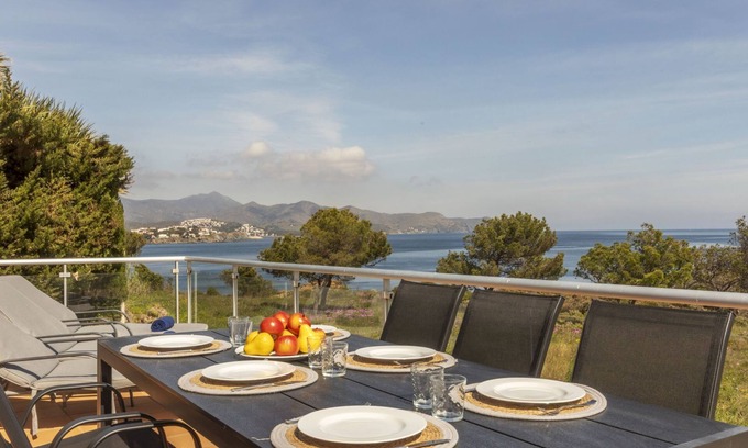 Llanca Casa | Mon Coeur by Interhome