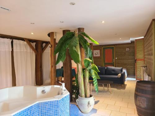 Saint-Leonard-de-Noblat Apartamento | Mon Jacuzzi privé sur les pas de Compostelle