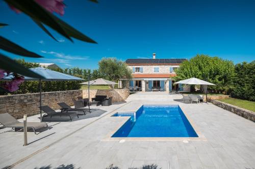 Bale Villa | Mon Perin Castrum - House of Nice Memories
