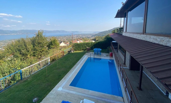 Sapanca Villa | Mona Lisa Art Villa