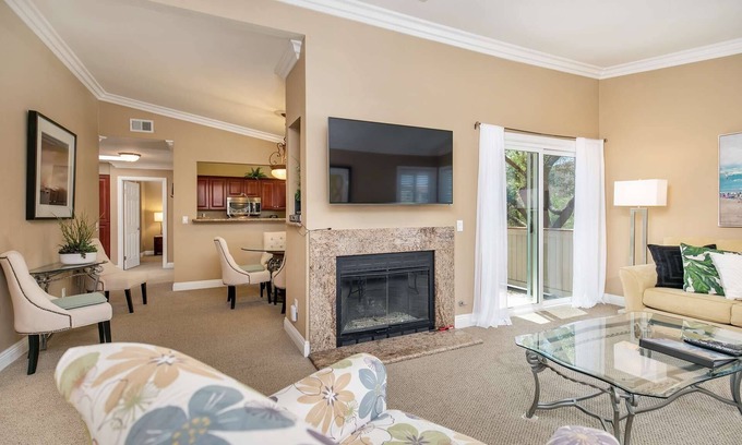 Monarch Beach Condominio | Monarch Beach Condo en Ritz Pointe - Techos abovedados - Aire acondicionado! A pie de Salt Creek Beach!
