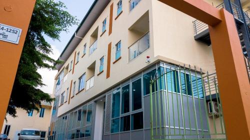 Accra Hotel | Monarch Hotel
