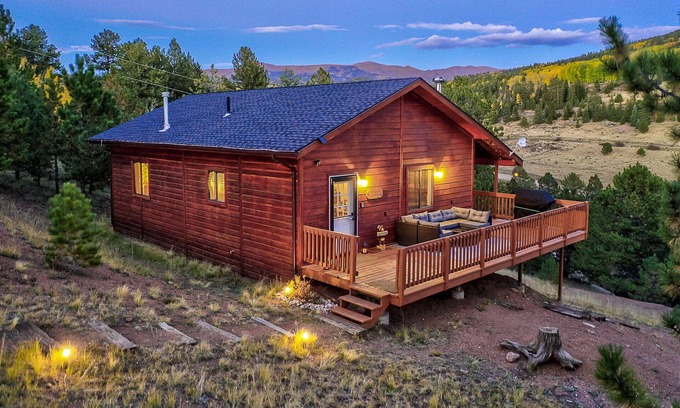 Cripple Creek Cabina | Monarch Landing, A Cozy Cabin w/360 Mountain Views
