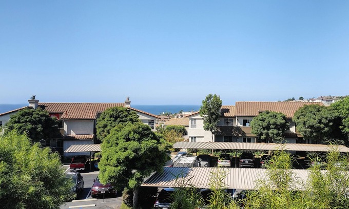 Monarch Beach Condominio | Monarch Vista: Updated Ocean-View Gem | Heated Pool & Spa, Walk Everywhere