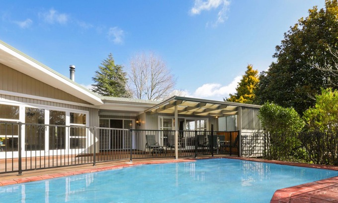 Springfield Casa | MONCUR - ROTORUA HOLIDAY HOME, pet friendly in Rotorua City