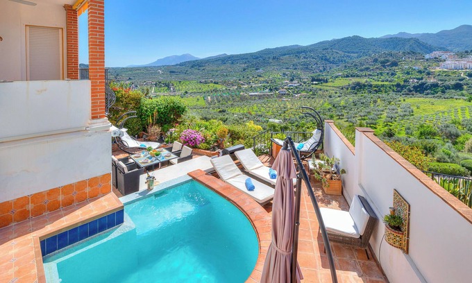 Monda Apartamento | Monda Heights Apartment with Pool and Amazing Views close to Marbella & Málaga