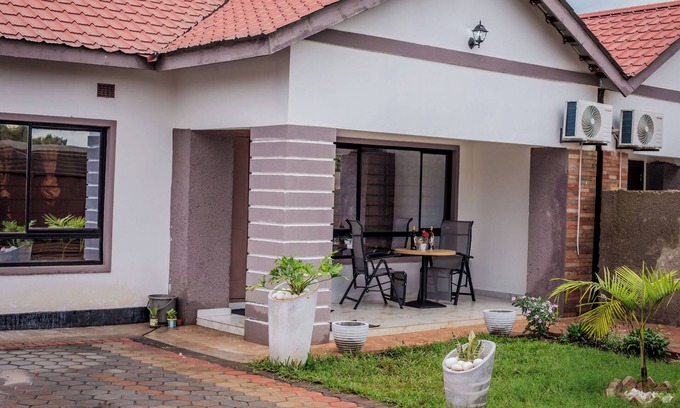Kabwata Apartamento | MONITAET DELA VILLE- FURNISHED APARTMENT IN NEW KASAMA, LUSAKA, ZAMBIA