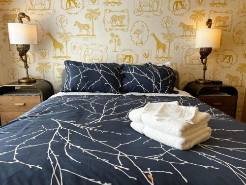 Downtown Apartamento | Monkey Jungle Vibrant 2-BDRM Rooftop Access, Unit #6