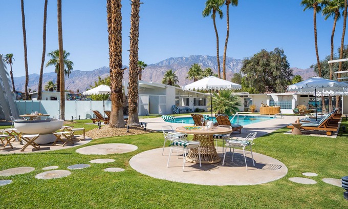 Desert Park Estates Hotel | Monkey Tree Hotel 9 by AvantStay | Stylish Hotel in Palm Springs w/ Pool!