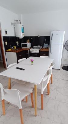Mar de Ajó Apartamento | Monoambiente super cómodo y cerca de todo
