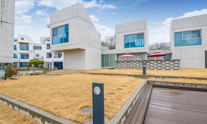 Pinari-gol Casa | Monofunny pension