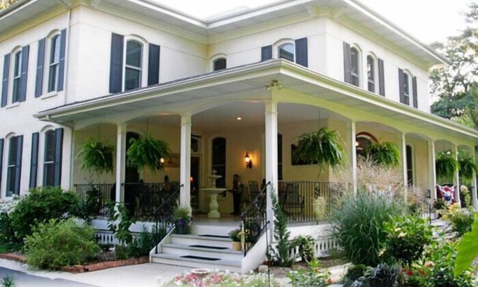 South Haven Cama Y Desayuno | Monroe Manor Inn