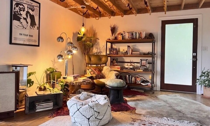 Fernwood Casa | Montaña de la Seta ~ Boho Artist Retreat Amidst the Salty Ocean Air + Mountains