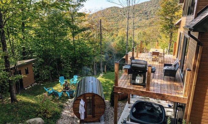 Val-des-Lacs Chalet De Esquí | Montagnia Escape: Tremblant with Hot Tub & Sauna